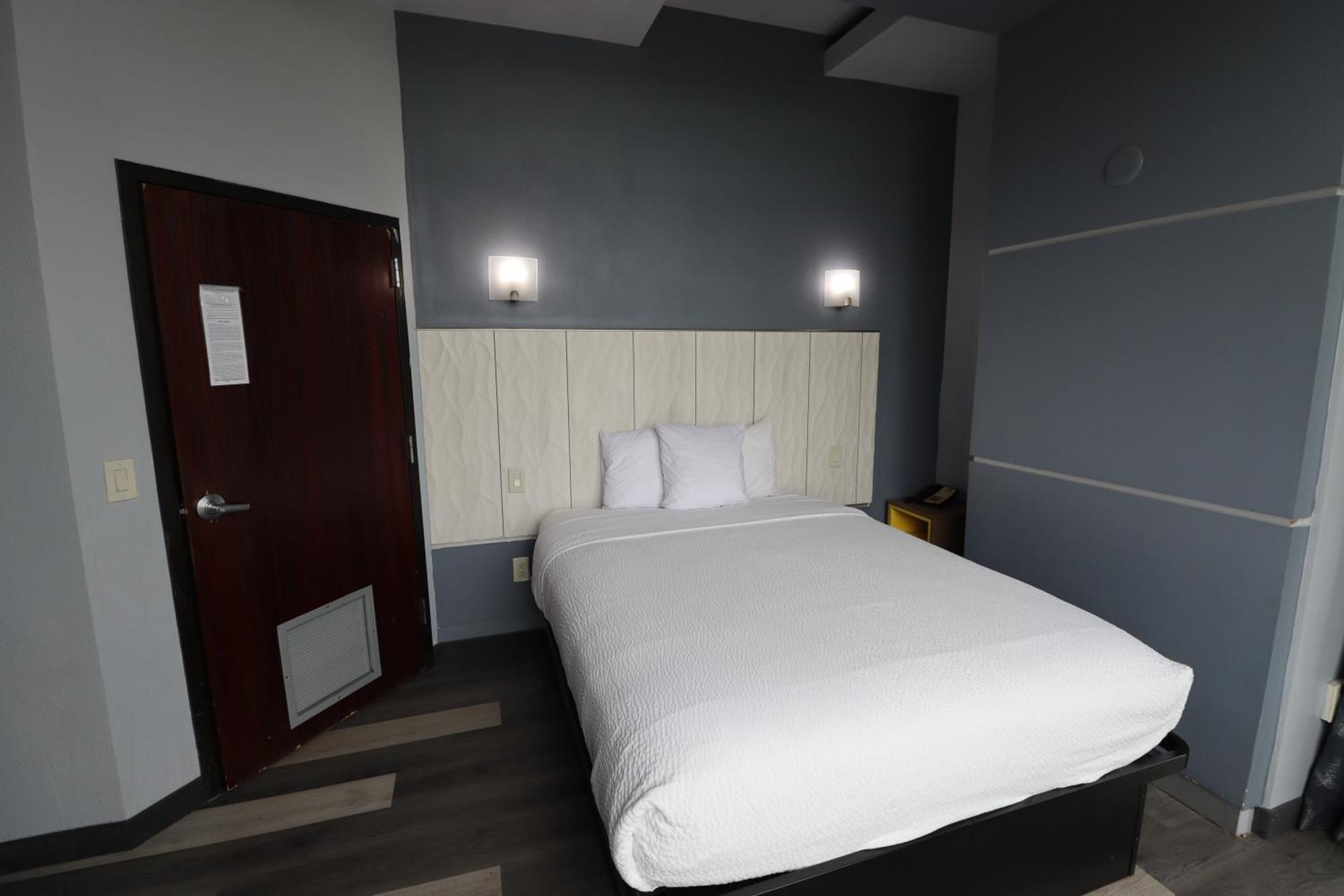 Days Inn & Suites By Wyndham Milwaukee Ngoại thất bức ảnh